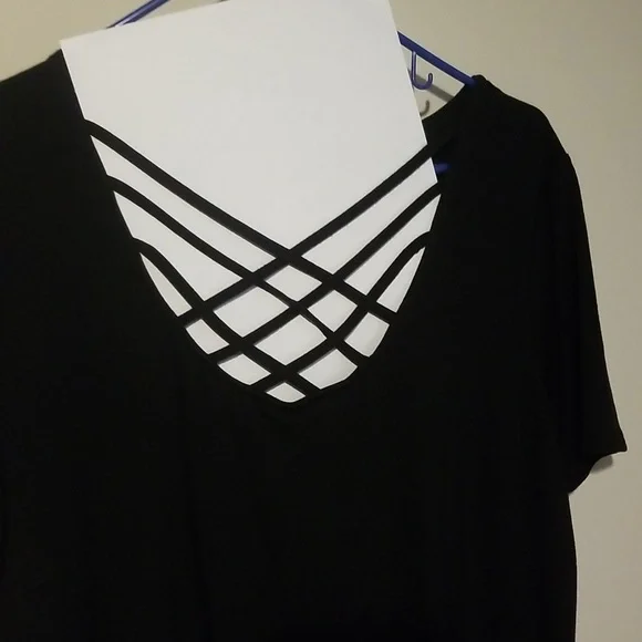 Ladies top - Picture 2 of 2